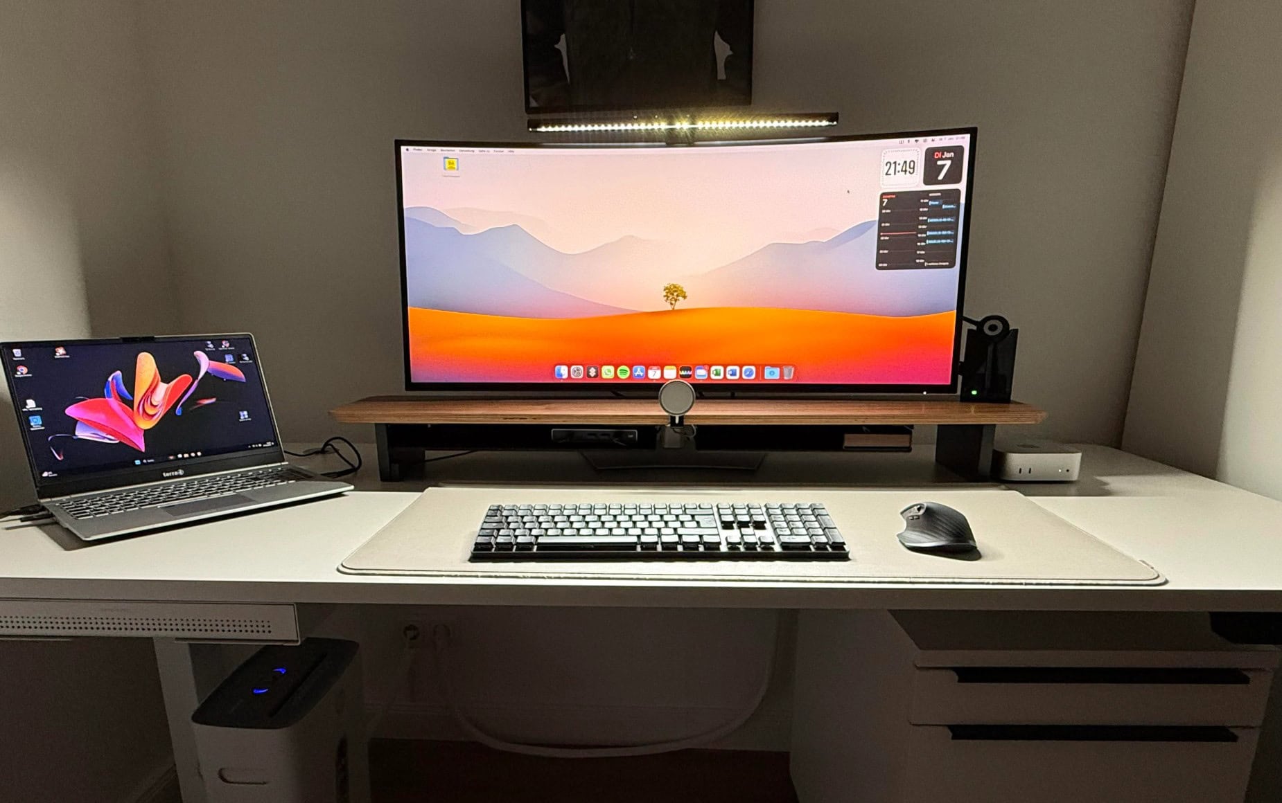 Setups FederalJob4644-Reddit Dell Jan 13 2025 curved ultra-wide display